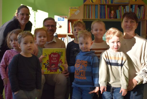csm Bundesweiter Vorlesetag 21 11 25 Kita Luchspatzen in der Stadtbücherei mit BM 16 2d1c404538