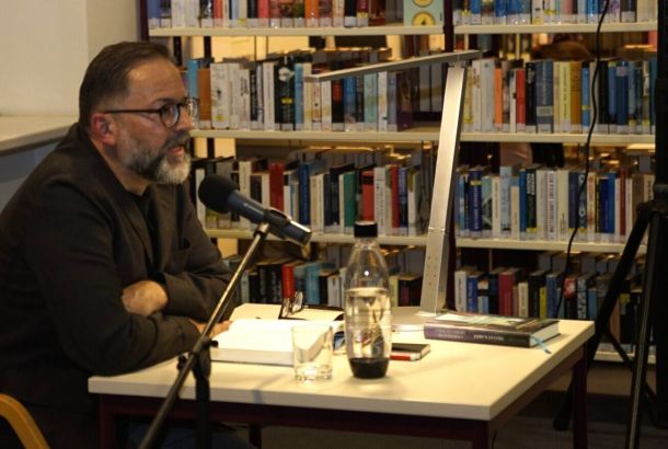 IN Eckardt Mann Lesung 1