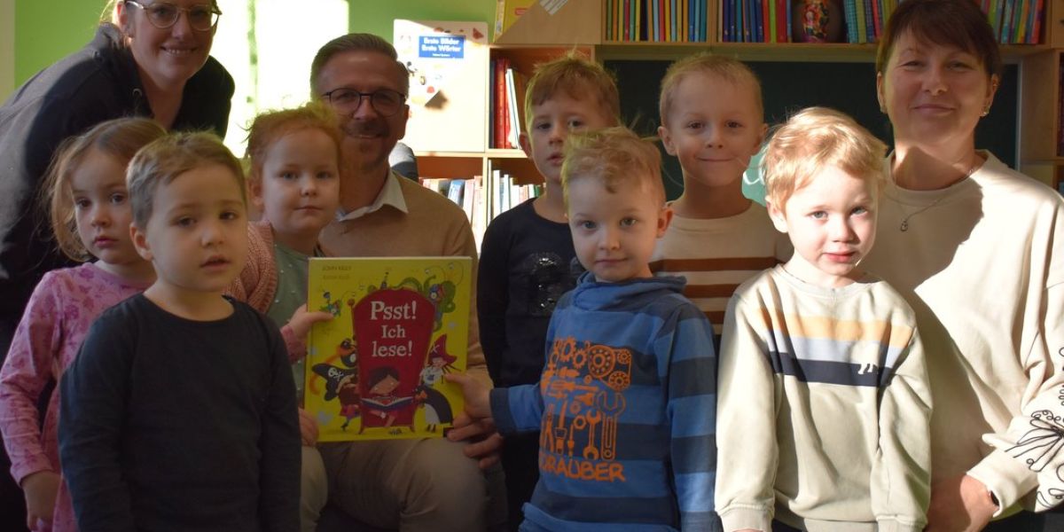csm Bundesweiter Vorlesetag 21 11 25 Kita Luchspatzen in der Stadtbücherei mit BM 16 2d1c404538