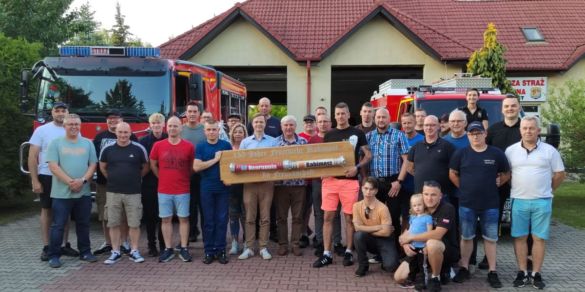 Geschenk Übergabe Foto M Yanshin