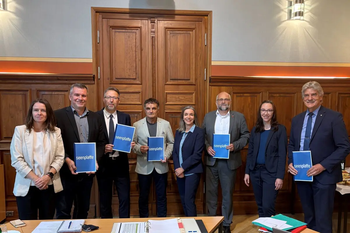 Gründung der neuen Tourismusorganisation Brandenburgische Seenplatte GmbH Gründung der neuen Tourismusorganisation Brandenburgische Seenplatte GmbH