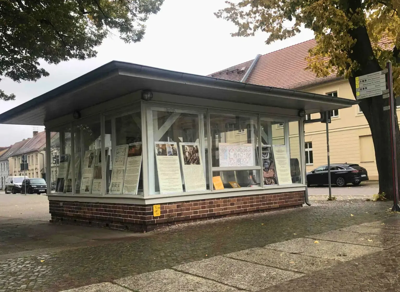 Kunstkiosk Neuruppin bearbeitet Kunstkiosk Neuruppin bearbeitet