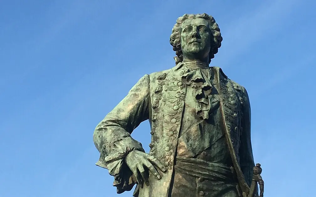 stadt und schlossparkfuehrung der stadt rheinsberg