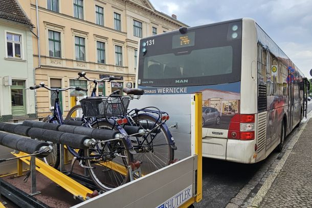 Saisonbusverkehr_Radanhänger